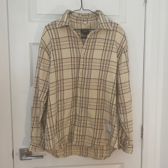 PULL & BEAR - coozy flanel type blouse - sizee M (relaxed fit) - Picture 3 of 9